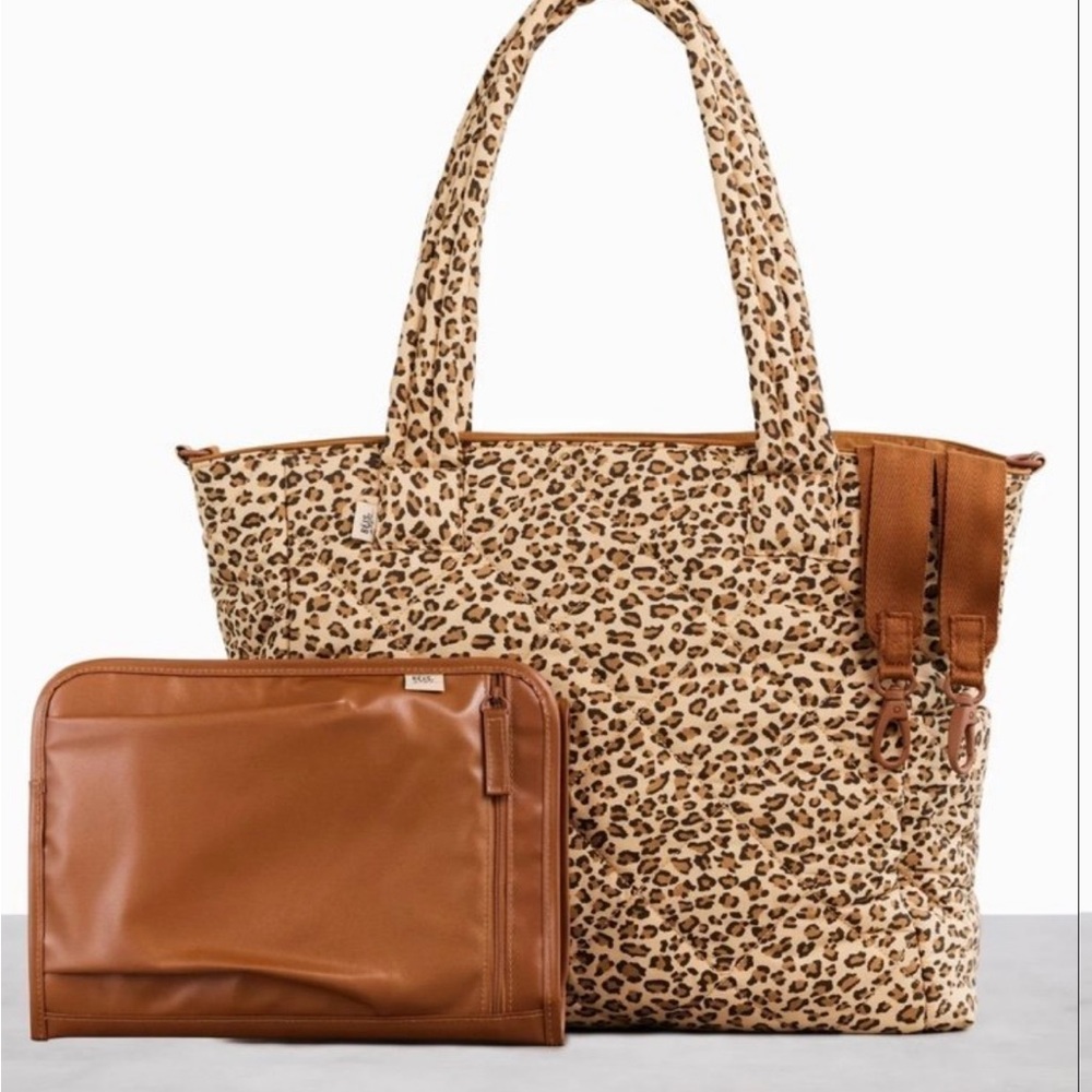 The tote in wild child